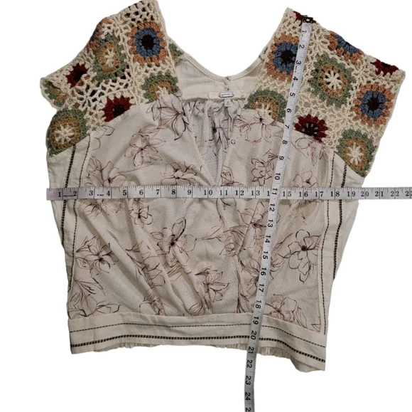 Gimmicks Crochet Kint Surplice Top Size S - Picture 6 of 8